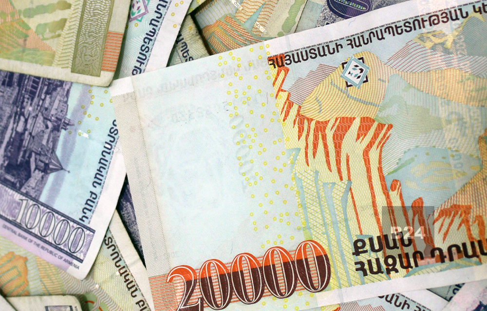 Հայաստանում դոլարի վաճառքի գինը հասել է 512 դրամի