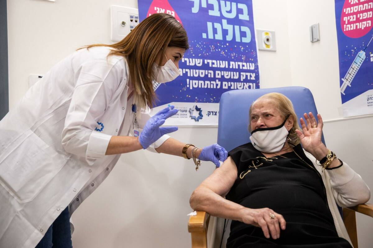 Իսրայելի բնակչությունը զանգվածային պատվաստվում է. այն կարծես թե ազդում է հիվանդության վիճակագրության վրա