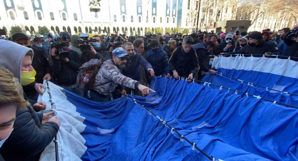 Վրաստանում ընդդիմությունը բողոքի ցույցերի է դուրս եկել․ վրաններ են խփել Թբիլիսիի գլխավոր պողոտայում