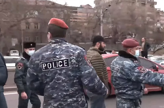Ոստիկանությունն առևանգել է փողոցները փակած մեքենաները և հրաժարվում է վերադարձնել. Իրավապաշտպան