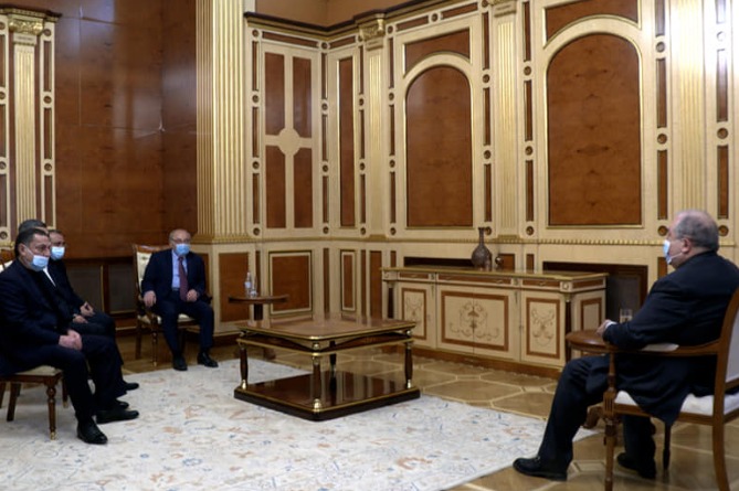 ՀՀ նախագահը հանդիպել է Վազգեն Մանուկյանի, Վահրամ Բաղդասարյանի և Արծվիկ Մինասյանի հետ