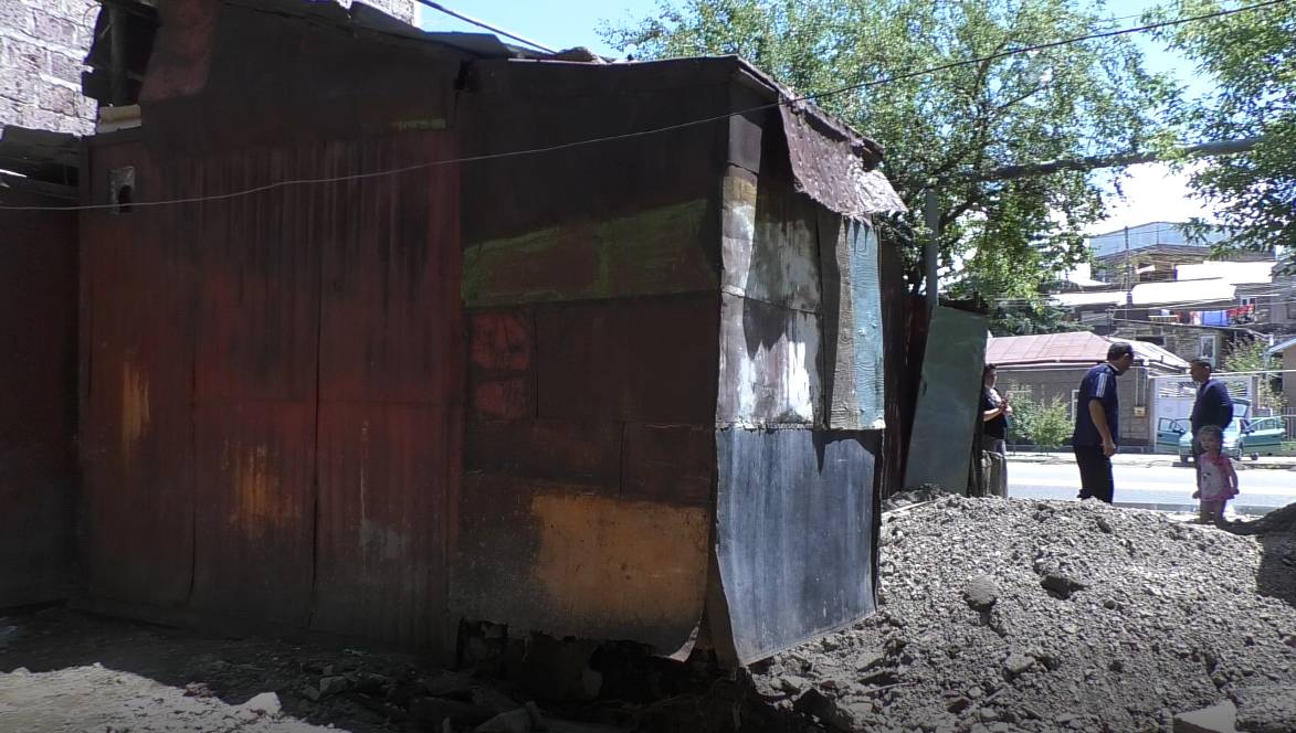 Արսեն Բաբայան. Անցած 2,5 տարիների ընթացքում Գյումրիում տնակներում ապրող որևէ ընտանիք բնակարան չի ստացել