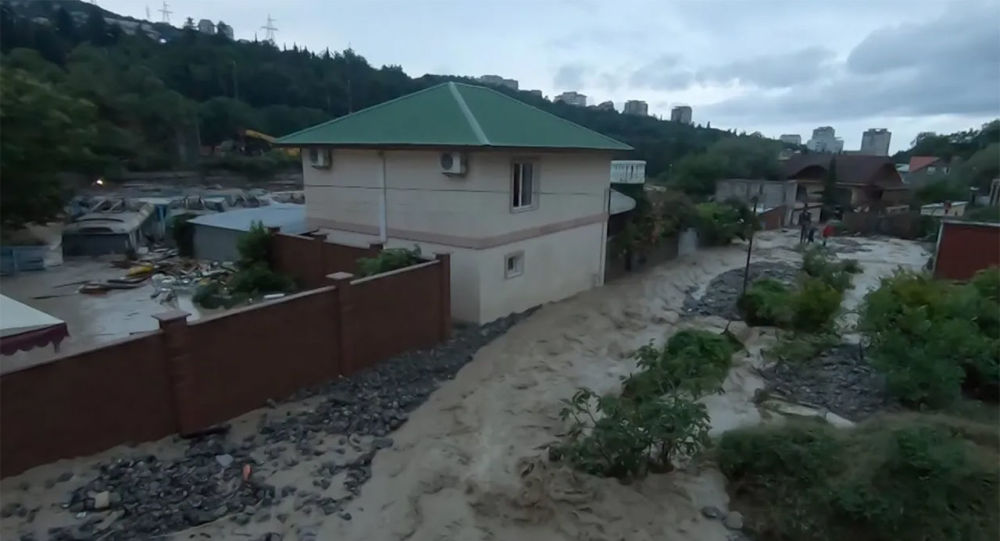 Տեղատարափ անձրևները հեղեղել են Ղրիմը. ավելի քան 1700 մարդու են տարհանել