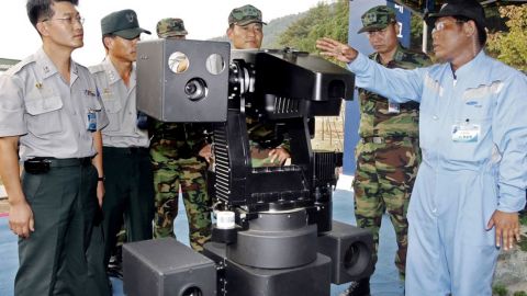 Հարավային Կորեայի ու ԿԺԴՀ-ի սահմանները կհսկեն ռոբոտները