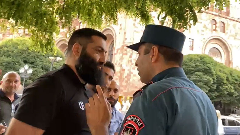 Արթուր Դաինելյանը բերման ենթարկվեց