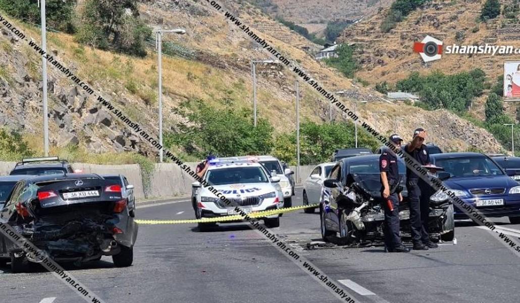 Շղթայական ավտովթար Երևանում. 4 ավտոմեքենաների բախման հետևանքով կան տուժածներ