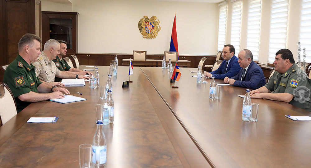 ՀՀ պաշտպանության նորանշանակ նախարարն ու ռուս խաղաղապահների ղեկավար Մուրադովը հանդիպել են