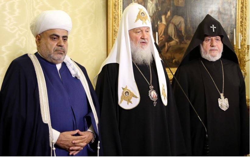 Մի կապեք կրոնը պատերազմի հետ. սկսվել է ՀՀ, ՌԴ և Ադրբեջանի հոգևոր առաջնորդների հանդիպումը