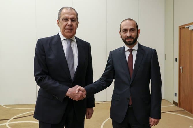 Միրզոյանն ու Լավրովը հեռախոսազրույց են ունեցել