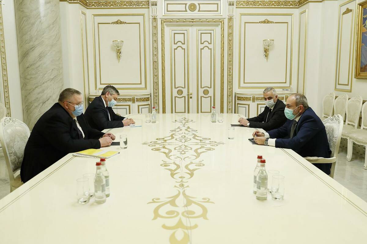 Փաշինյանը ՌԴ փոխվարչապետի հետ քննարկել է տրանսպորտային ապաշրջափակման հարցերը