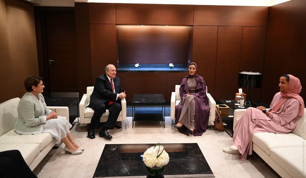 Հայաստանի նախագահը հանդիպել է Կատարի շեյխուհու հետ