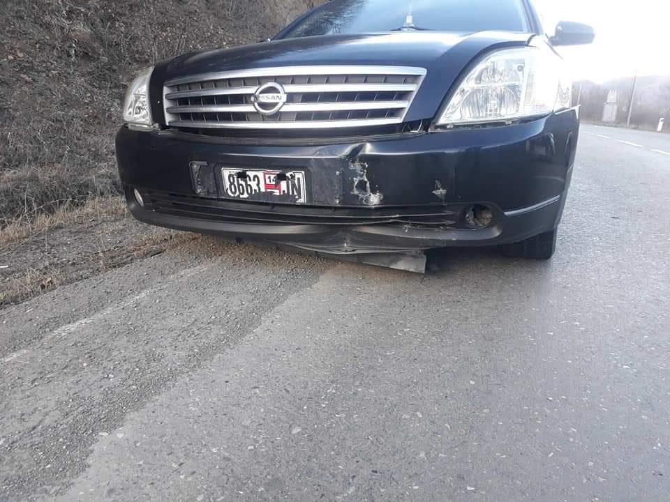 Ադրբեջանցիները Ստեփանակերտ-Գորիս ավտոճանապարհին քարերով հարվածել են հայ վարորդի ավտոմեքենային