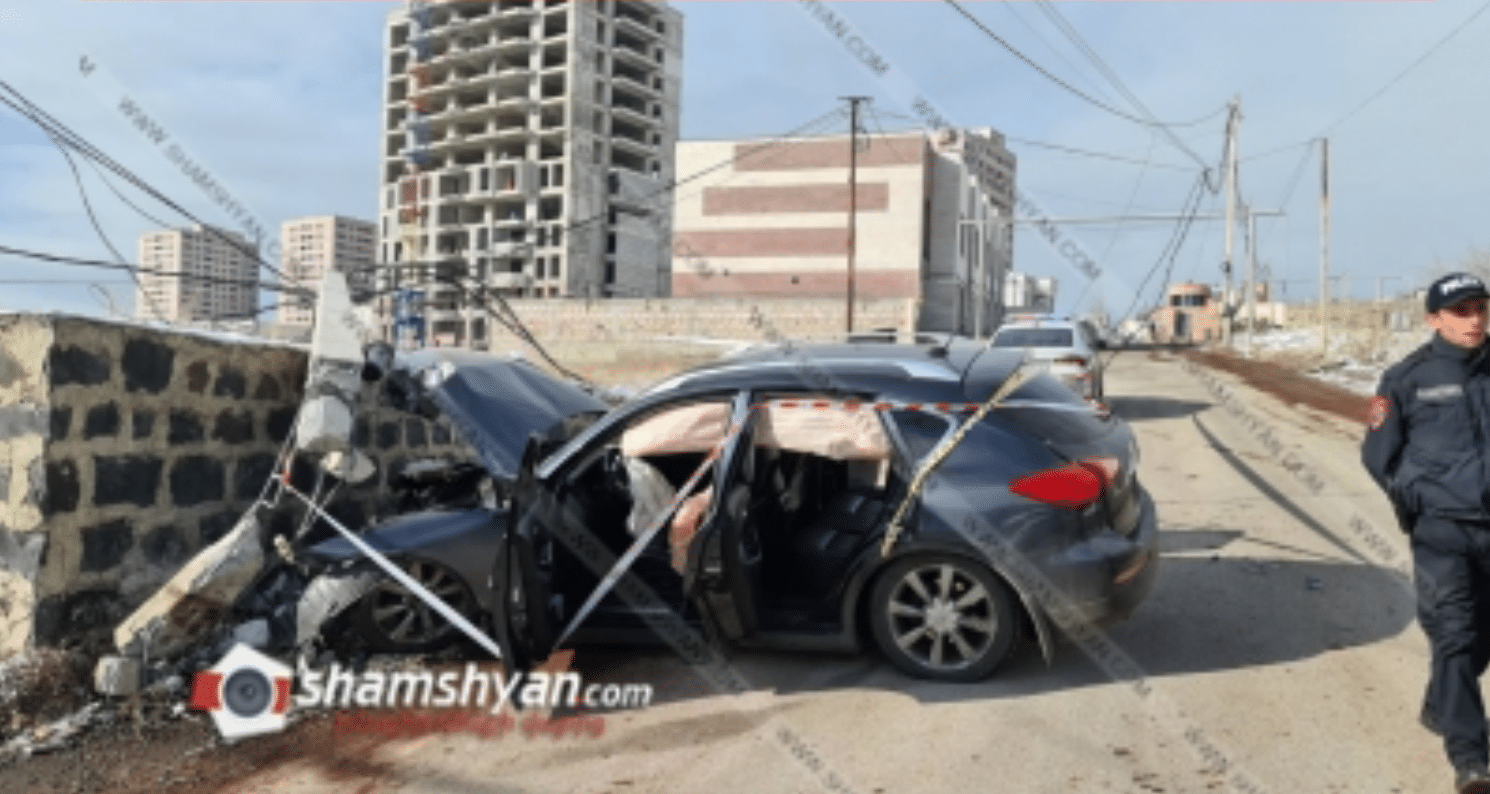 Երևանում երկու մեքենա իրար են բախվել. վարորդներից մեկը հոսպիտալացվել է