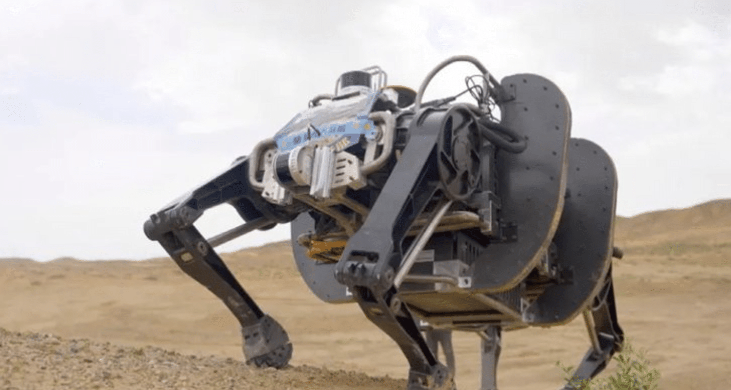 Ստեղծվել է չորքոտանի բիոնիկ ռոբոտ, որը կարող է ռազմամթերք տեղափոխել, հսկել սահմանները եւ հետախուզական աշխատանք կատարել