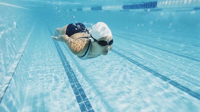 Լողալն ավելի օգտակար է ուղեղի համար, քան վազքը կամ հեծանվավազքը. նեյրոկենսաբանության դոցենտ