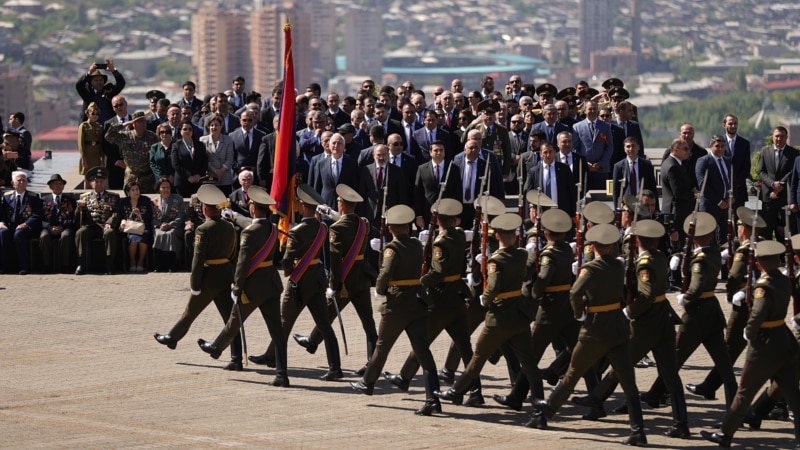 Հաղթանակի և խաղաղության տոնի առթիվ Հայաստանի ղեկավարությունը «Հաղթանակ» զբոսայգում էր