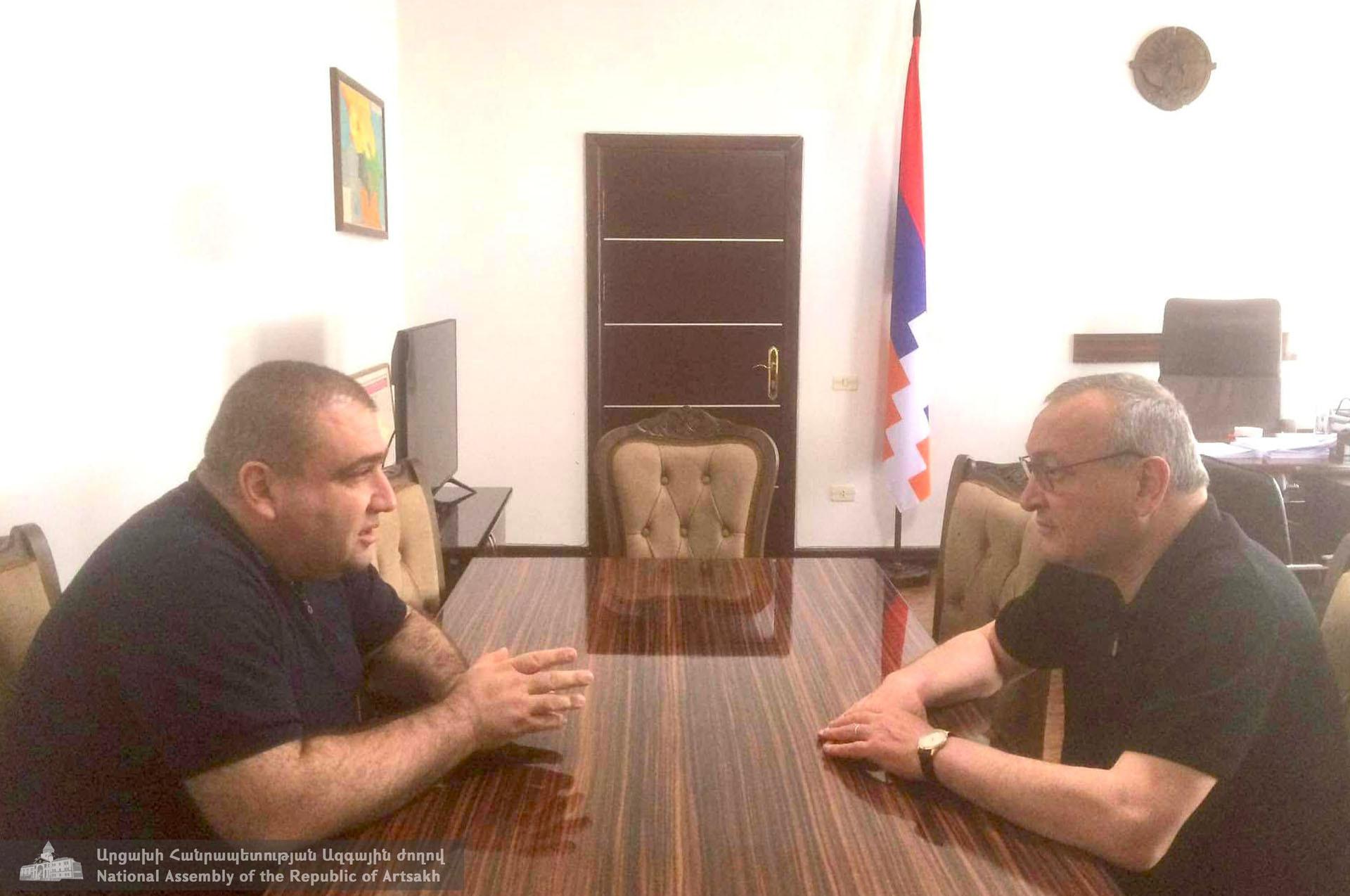 Արթուր Թովմասյանն այցելել է ՀՀ-ում Արցախի կառավարության օպերատիվ շտաբ