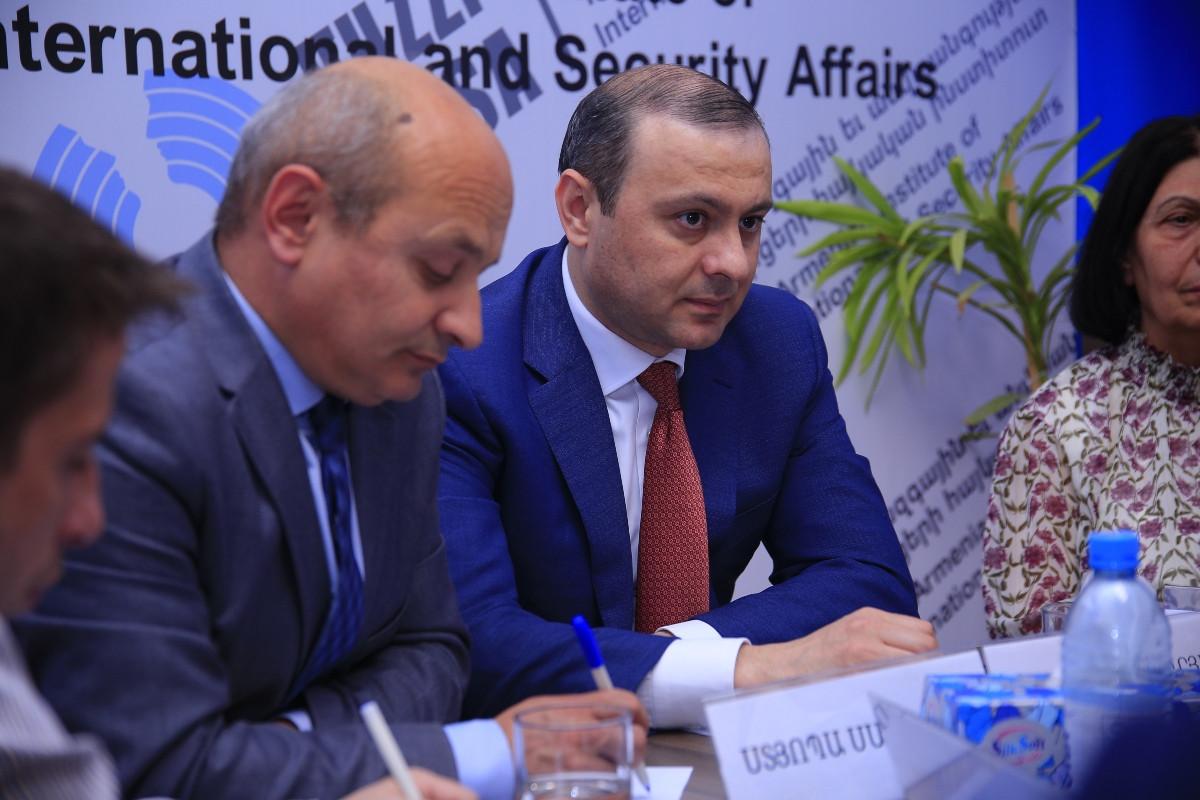 Հայաստանի ներքին ու արտաքին անվտանգային միջավայրերի շուրջ քննարկում ԱԽ-ի քարտուղարի մասնակցությամբ