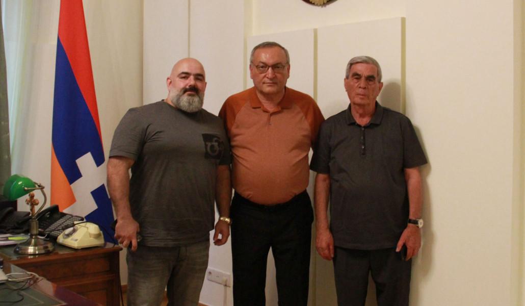 ԱՀ խորհրդարանի ղեկավարը ընդունել է Լևոն Քիրաջյանին ու Կարեն Առաքելյանին