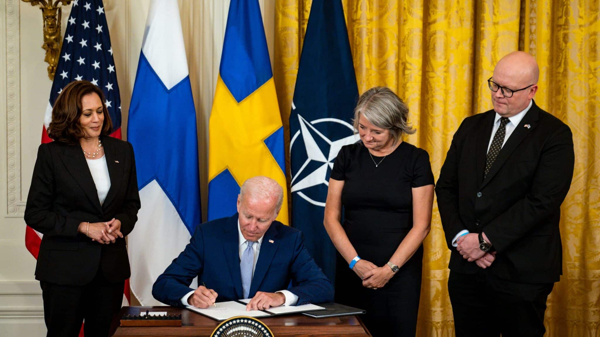 Ջո Բայդենը ստորագրել է ՆԱՏՕ-ին Ֆինլանդիայի և Շվեդիայի անդամակցության արձանագրությունները