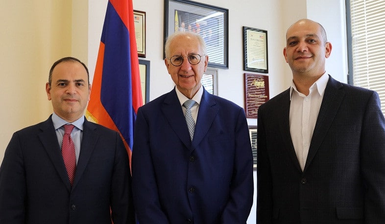 Սինանյանը և Ֆրանսահայերի խորհրդի նախագահը հայկական շահերի պաշտպանության հարցեր են քննարկել