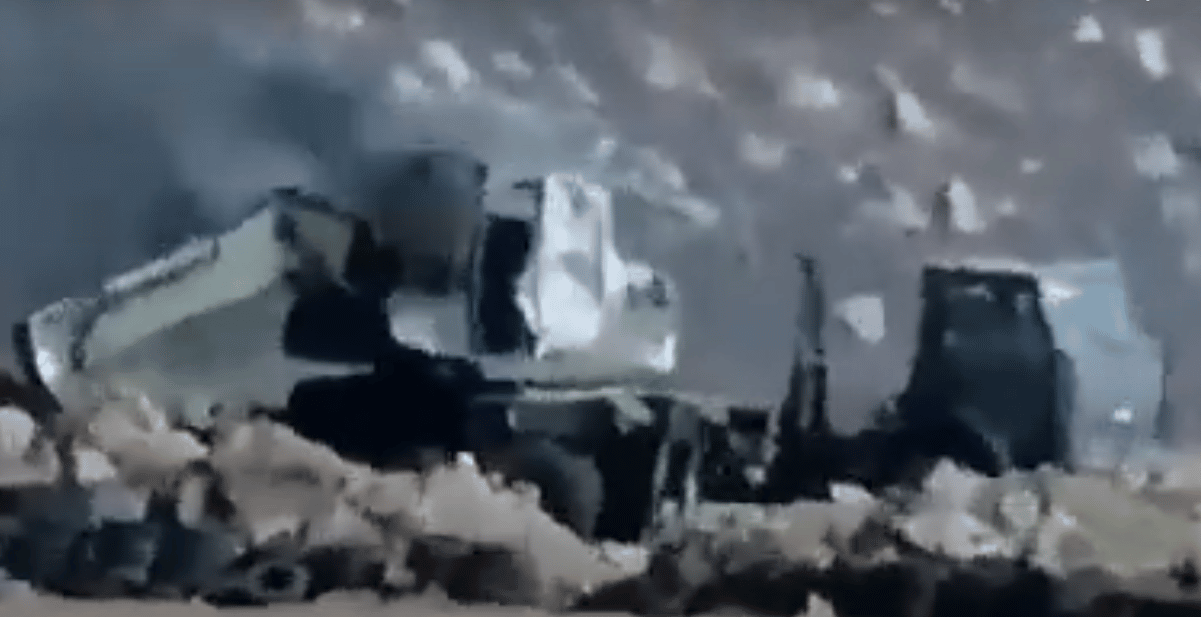 Ադրբեջանի ԶՈւ-ն  կրակ է բացել հայկական մարտական դիրքերում ամրաշինական աշխատանքներ իրականացնող շինտեխնիկայի ուղղությամբ