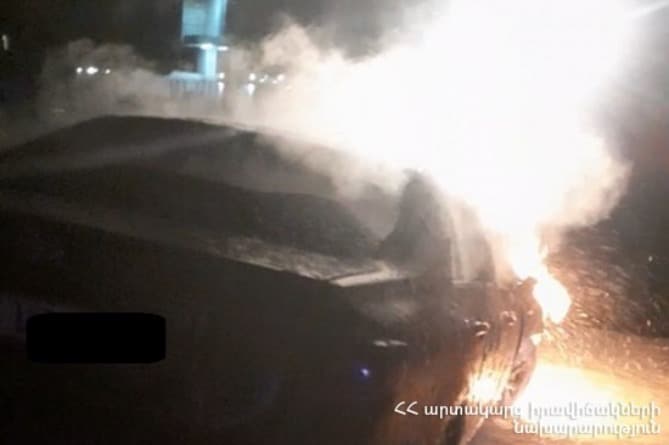 Երևանում բախվել են Toyota–ն ու Land Rover–ը, ինչից հետո հրդեհ է բռնկվել