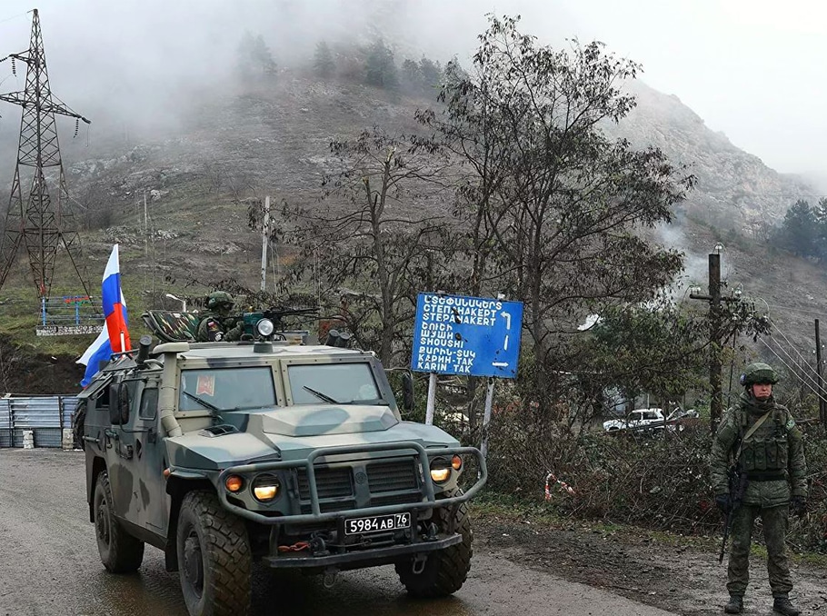 Մի խումբ ադրբեջանցիներ փակել են ճանապարհը Շուշի-Քարին տակ խաչմերուկի հատվածում