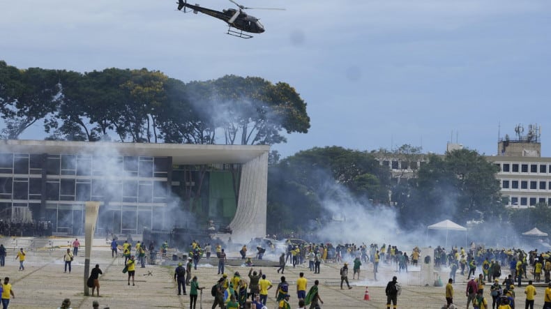 Անկարգություններ Բրազիլիայում. նախկին նախագահի կողմնակիցներն ավերել են նախագահական նստավայրը