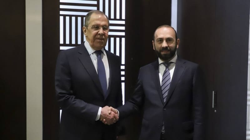 Լավրովի և Հայաստանի արտաքին գործերի նախարար  Միրզոյանի միջև բանակցությունների մեկնարկը (տեսանյութ)