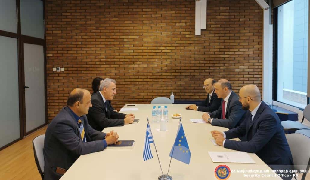 ԱԽ քարտուղարը հանդիպել է Հունաստանի վարչապետի ազգային անվտանգության հարցերով խորհրդական Թանոս Դոկոսի հետ