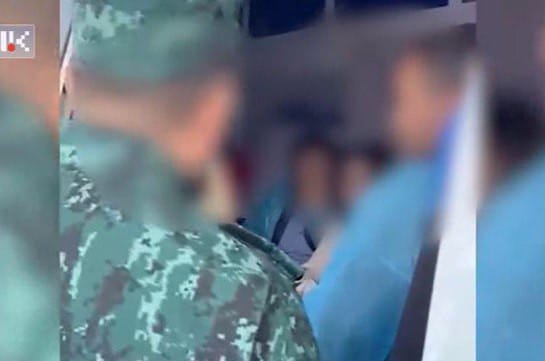 Ադրբեջանցիները կանգնեցրել են շտապօգնության մեքենան, ստուգել անձնագրերը ու դա լուսաբանել․ ի՞նչ է կատարվել իրականում