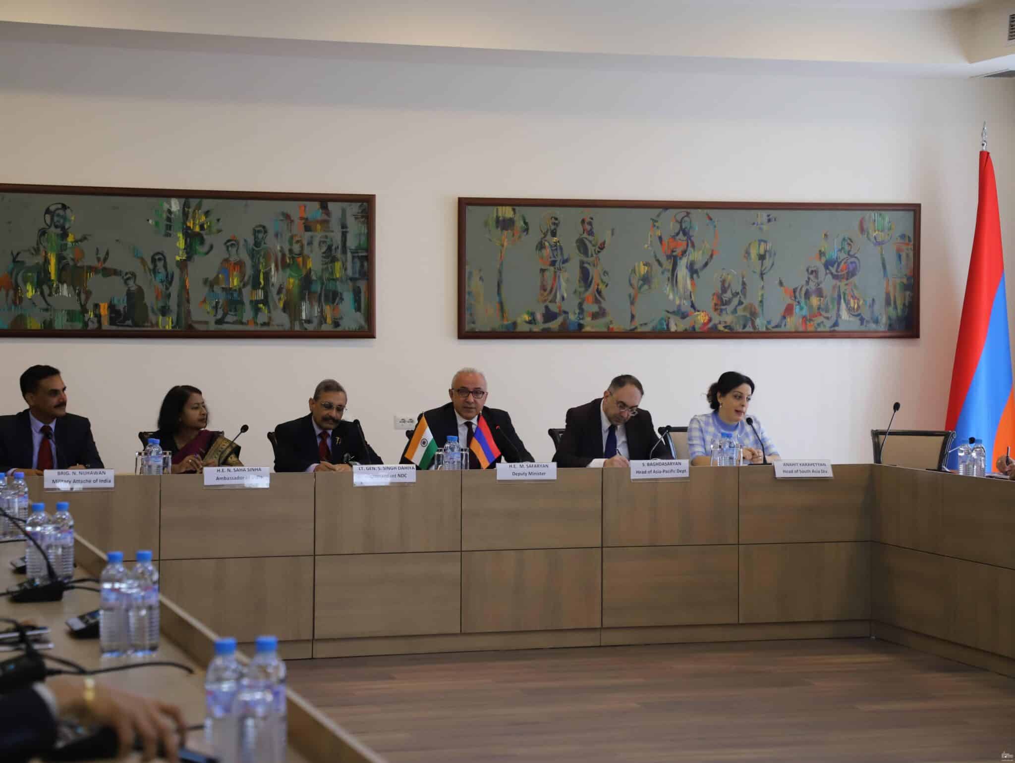 Փոխարտգործնախարար Մնացական Սաֆարյանն ընդունել է Հնդկաստանի պաշտպանության ազգային քոլեջի պատվիրակությանը