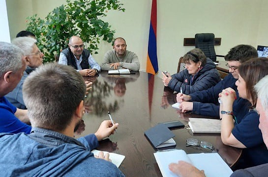 Քերոլայն Քոքսն այցելել է Տեղ համայնք