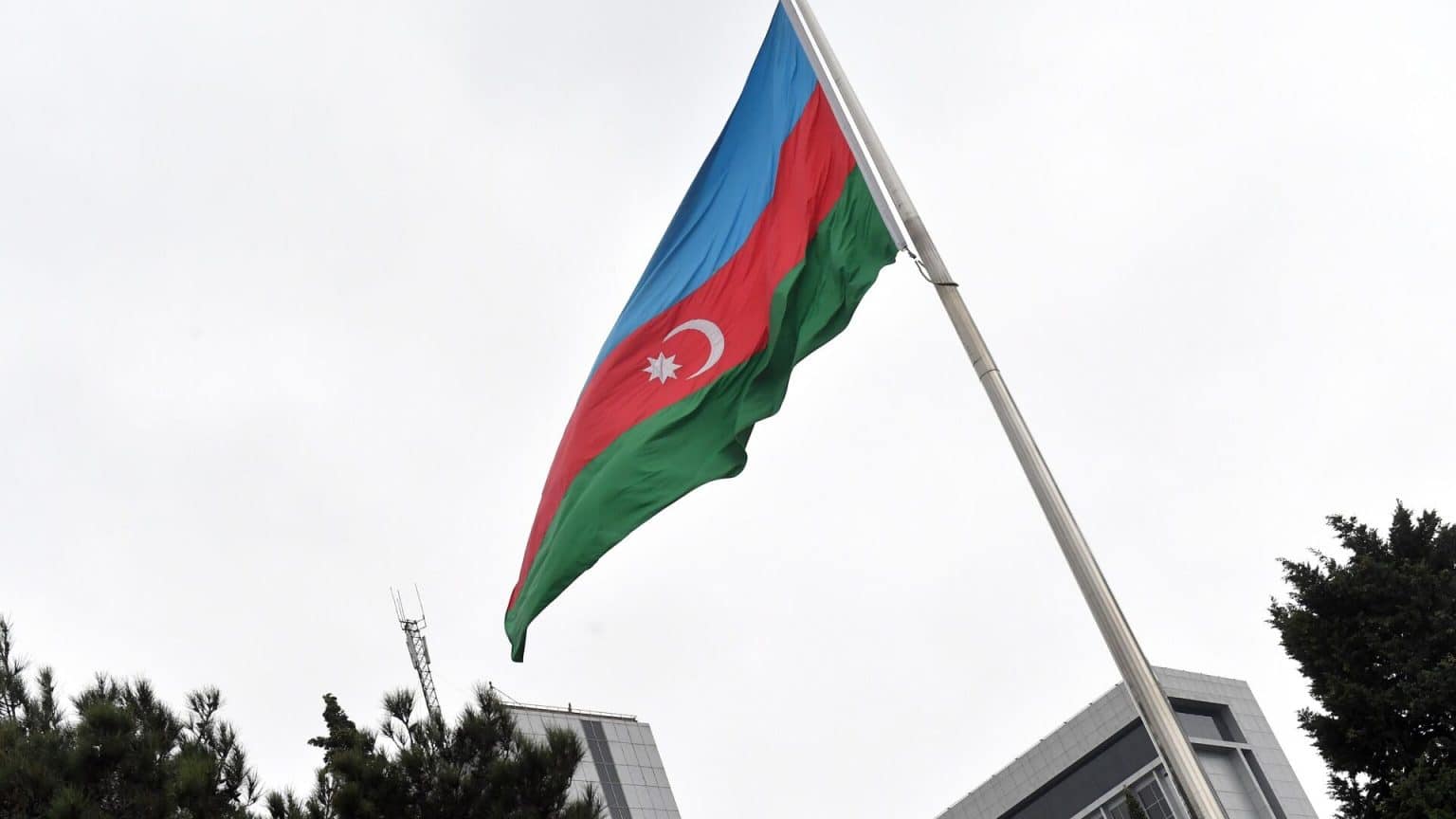 Ադրբեջանական ԶԼՄ-ները հայտնում են, որ Բաքուն փակել է Ադրբեջանի օդային տարածքը Հայաստանի համար