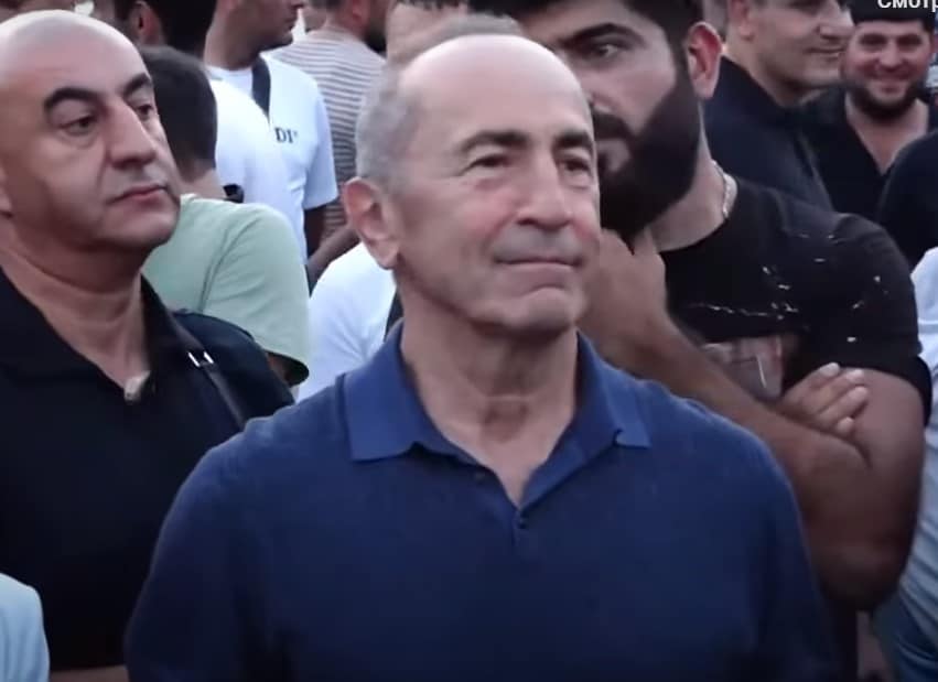 «Ուրախացա»․ Ռոբերտ Քոչարյանը՝ Արայիկ Հարությունյանի հրաժարականի մասին