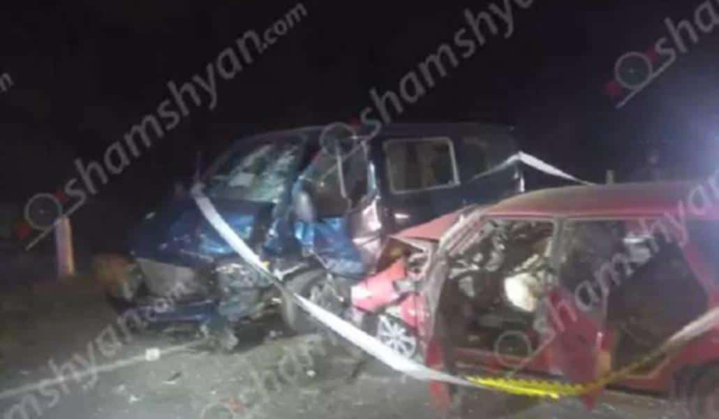 Երևան-Գյումրի ավտոճանապարհին բախվել են մարդատար Ford Transit-ն ու ВАЗ 2109-ը. 9 վիրավորներից 2-ի վիճակը ծայրահեղ ծանր է․ Shamshyan.com