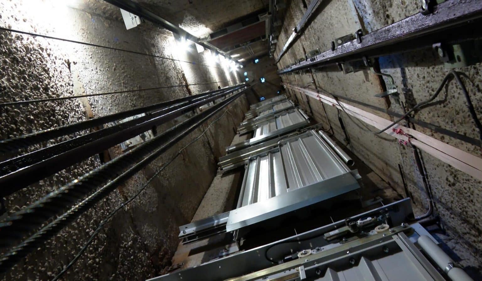 Լենինգրադյան փողոցի շենքերից մեկի վերելակի հորանում մարմին է հայտնաբերվել