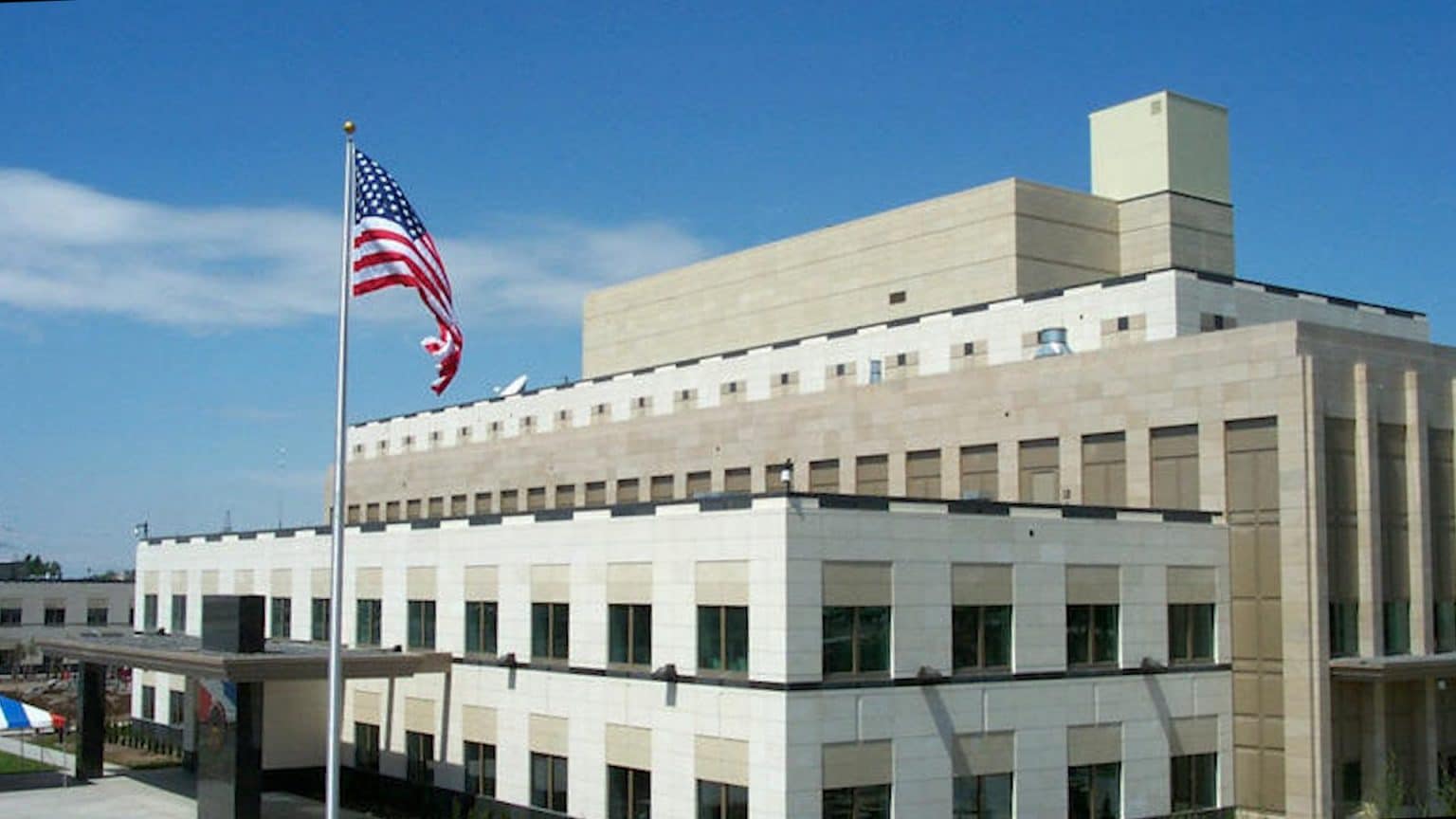 Հայաստանում ԱՄՆ դեսպանատունը մեղմացրել է ՀՀ տարածքում անվտանգության նախազգուշացումը