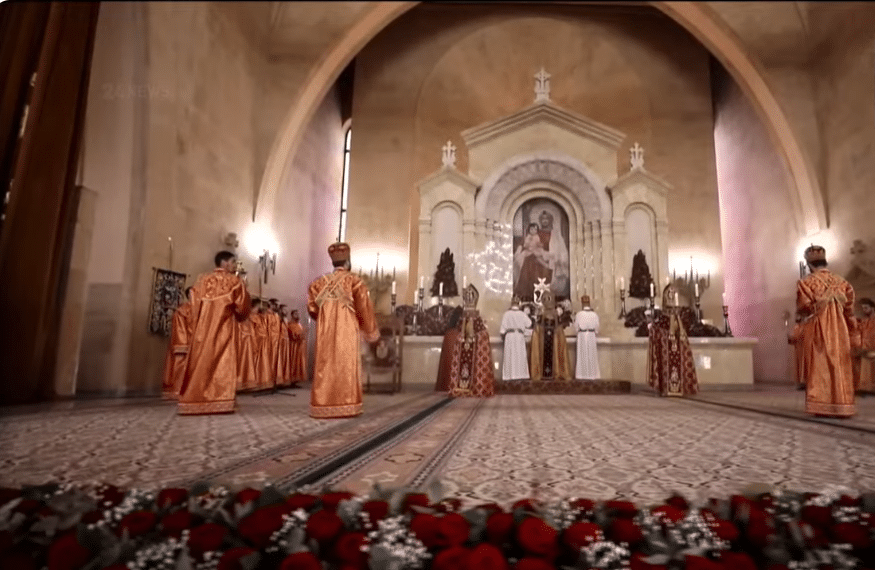 Գրիգոր Լուսավորիչ մայր եկեղեցում տեղի է ունենում Զատկական Հայրապետական Սուրբ Պատարագ