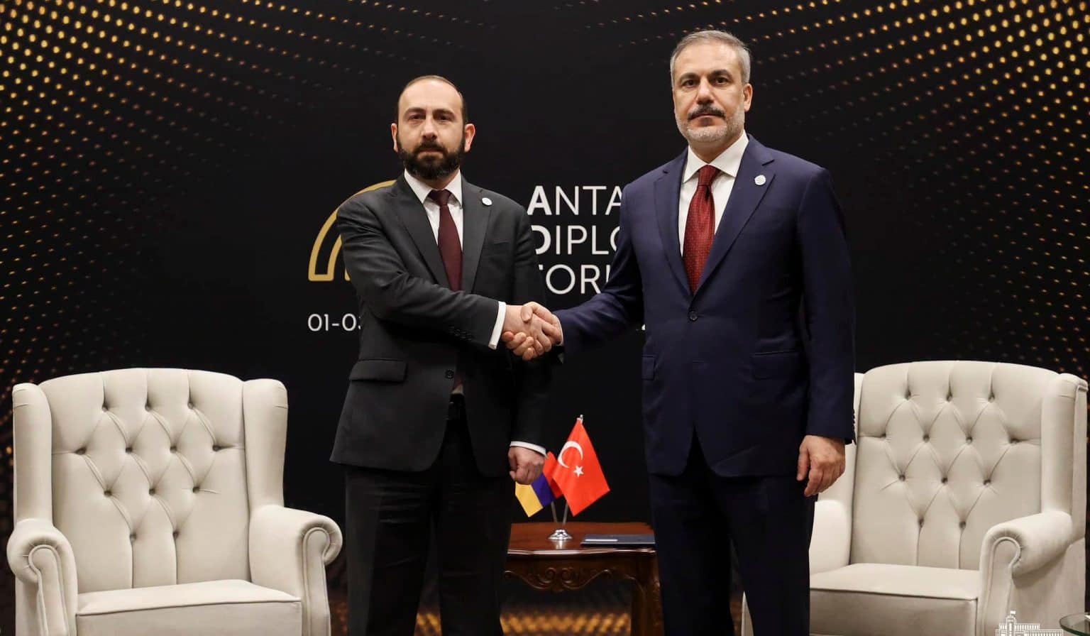 Հայաստանի և Թուրքիայի ԱԳ նախարարների հանդիպումը (տեսանյութ)