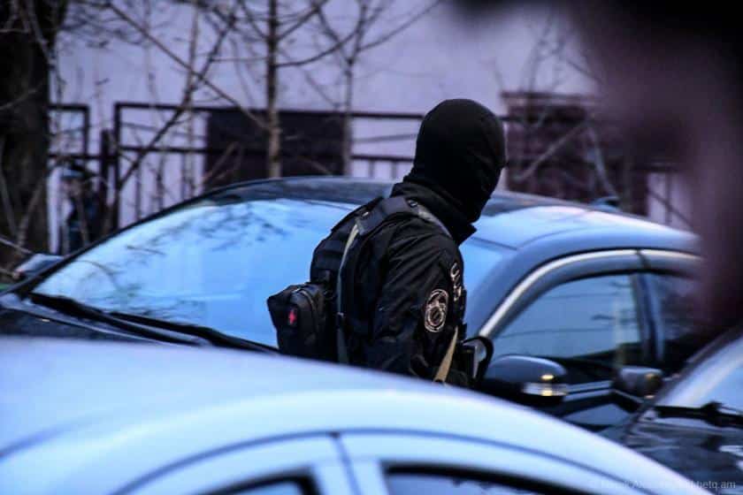 Ոստիկանության Նոր Նորքի բաժնում առերևույթ ահաբեկչության վերաբերյալ վարույթով ձերբակալված երեք անձանցից երկուսը կալանավորվել են. ՔԿ