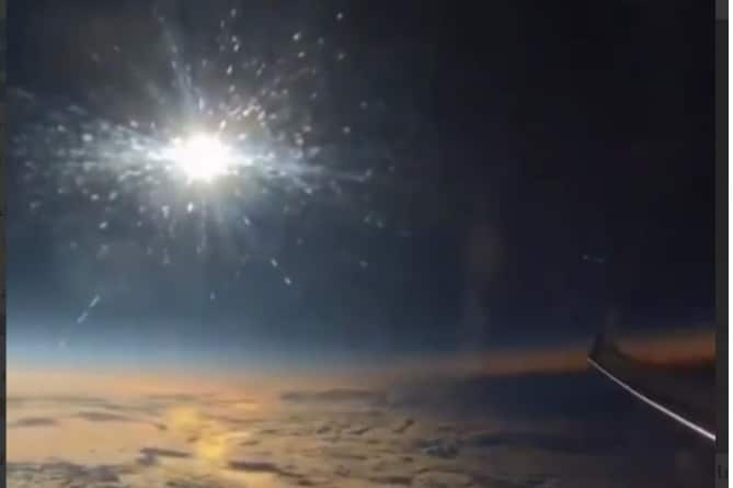 Հրապարակվել է ինքնաթիռի պատուհանից Արեգակի ամբողջական խավարման տեսանյութը
