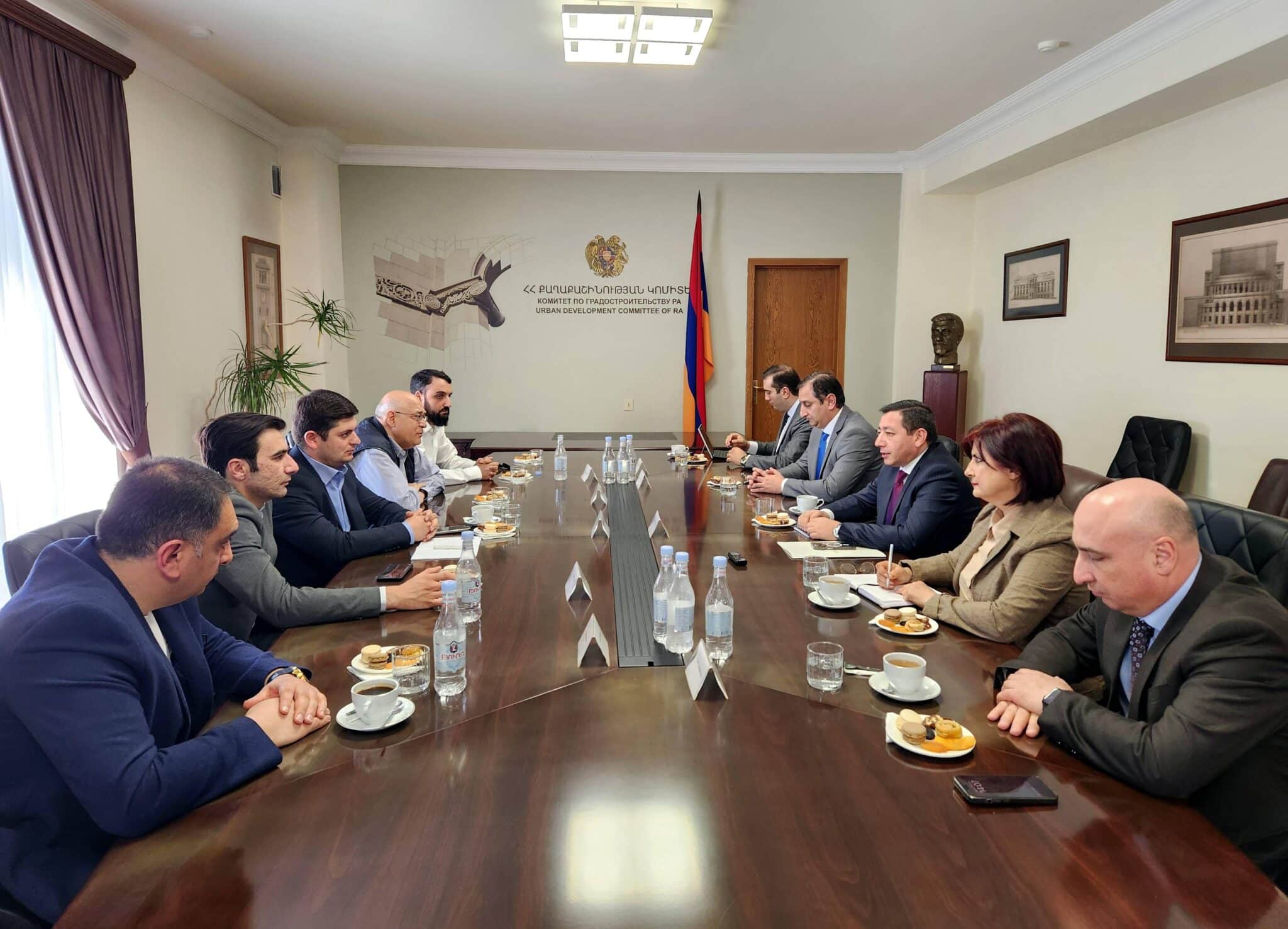 Քաղաքաշինության կոմիտեի նախագահը հանդիպել է Կառուցապատողների հայկական ասոցիացիայի խորհրդի անդամների հետ